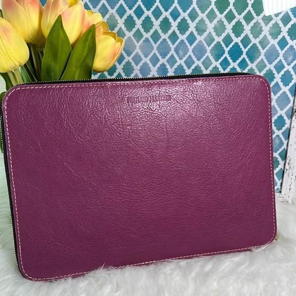 Portland Leather Handbags - EUC Portland Leather Goods Double Zip Macbook/Laptop Case